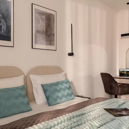 Ina Rent - Czysta Delux Hotel apartamentowy 3*